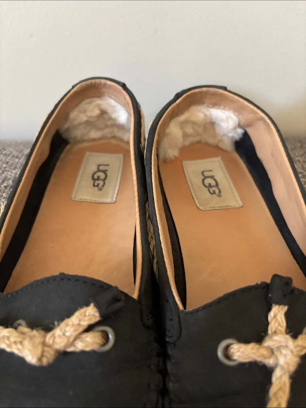 UGG Chivon Black Nubuck Leather Espadrille Moccasin Flats Size 6